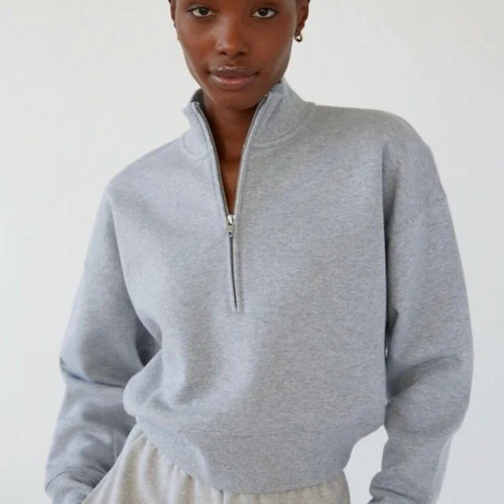 Aritzia Wilfred Free Cropped 1/4 Zip Sweatshirt in Heathered Grey, Size L
